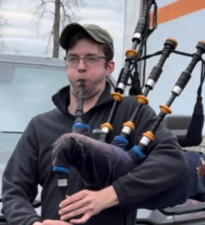 Will Whaley plays the Bagpipe Scottish and Irish bagpiper Rochester